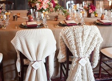Любви к уютным, вязанным свитерам посвящается: украшаем зимнюю свадьбу!