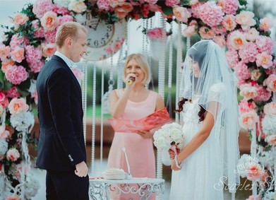 Свадебный ведущий – ответы на популярные вопросы невест