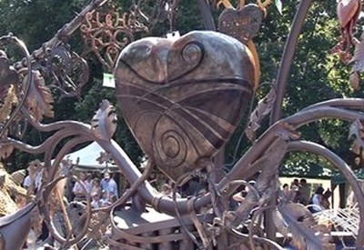 Скульптура Сердце всей Украины - фото 1
