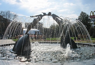 Памятник влюбленным - место для фотосессии в Харькове - портфолио 2