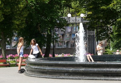 Светомузыкальный фонтан - место для фотосессии в Чернигове - портфолио 6