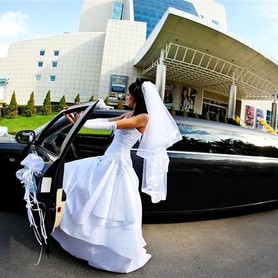 016 Лимузин Chrysler 300C черный - авто на свадьбу в Киеве - портфолио 1