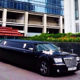 016 Лимузин Chrysler 300C черный - авто на свадьбу в Киеве - портфолио 4