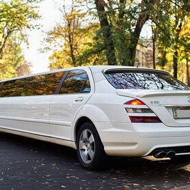 029 Лимузин Mercedes W221 S63 белый - авто на весілля
 у Києві - портфоліо 4