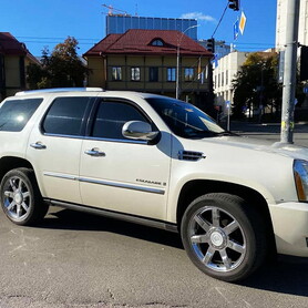 232 Внедорожник Cadillac Escalade белый - авто на свадьбу в Киеве - портфолио 1