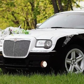 125 Chrysler 300C черно-белый - авто на свадьбу в Киеве - портфолио 2