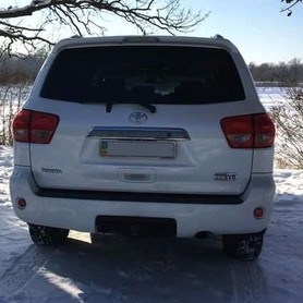 238 Внедорожник Toyota Sequoia - авто на свадьбу в Киеве - портфолио 4