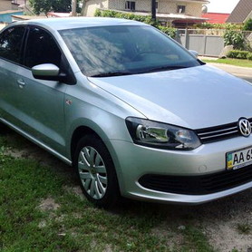 184 Volkswagen Polo седан - авто на свадьбу в Киеве - портфолио 2