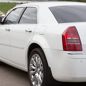 Chrysler 300C - авто на свадьбу в Днепре - портфолио 2
