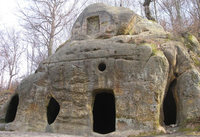 Скальный монастырь в Розгирче - фото 1