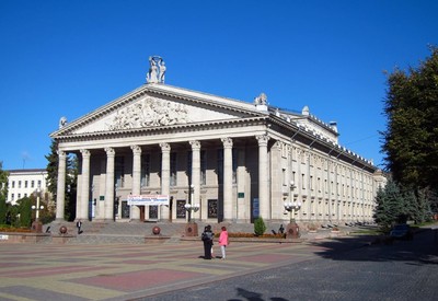 Театральная площадь - место для фотосессии в Тернополе - портфолио 5