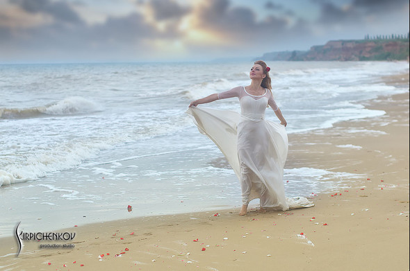 Свадебные фото на море в Одессе, фото в Оперном театре и на маковом поле - фото №72