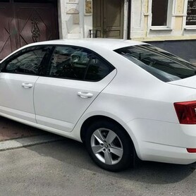 178 Skoda Octavia A7 белая - авто на свадьбу в Киеве - портфолио 3