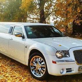 015 Лимузин Chrysler 300C Limo белый - авто на свадьбу в Киеве - портфолио 1