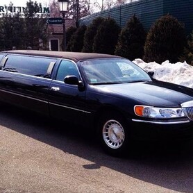 049 Лимузин Lincoln Town Car 120 черный аренда - авто на свадьбу в Киеве - портфолио 5