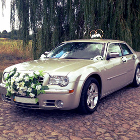 131 Chrysler 300C шампань - авто на свадьбу в Киеве - портфолио 4