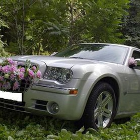 138 Chrysler 300C серебристый - авто на свадьбу в Киеве - портфолио 3