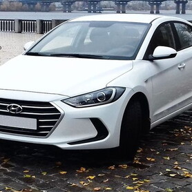 167 Hyundai Elantra 2018 белая - авто на свадьбу в Киеве - портфолио 1