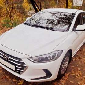 167 Hyundai Elantra 2018 белая - авто на свадьбу в Киеве - портфолио 4