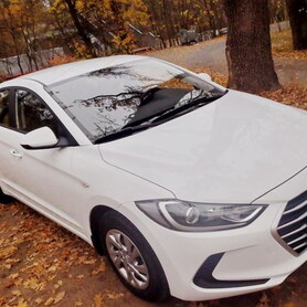 167 Hyundai Elantra 2018 белая - авто на свадьбу в Киеве - портфолио 6
