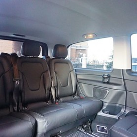 272 Микроавтобус Mercedes V класс 2018 год - авто на свадьбу в Киеве - портфолио 3
