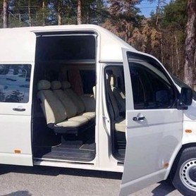 294 Микроавтобус Volkswagen T5 на 10 мест - авто на свадьбу в Киеве - портфолио 3