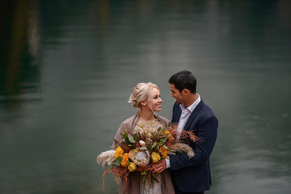 Thaddaeus & Lisa. Lago di Braies. Italy - фото №24