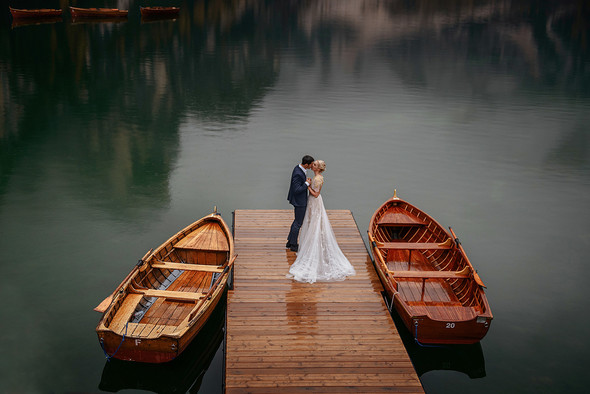 Thaddaeus & Lisa. Lago di Braies. Italy - фото №27