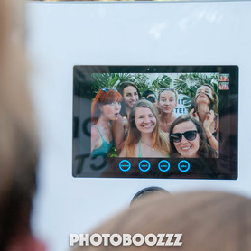 Photoboozzz фотобудка селфизеркало инстапринтер - артист, шоу в Днепре - портфолио 5
