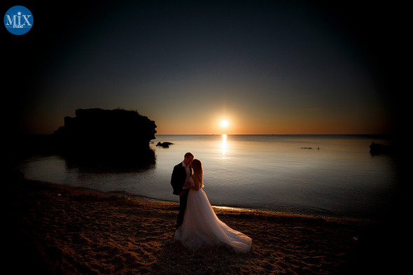Свадебный рассвет у моря - фото №1