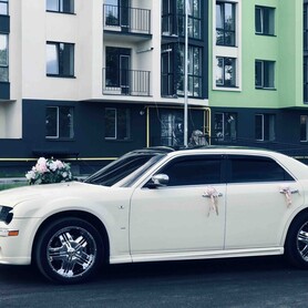 Chrysler C300 - авто на свадьбу в Виннице - портфолио 3