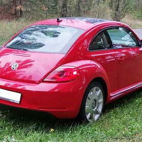 234 Volkswagen New Beetle красный аренда прокат - авто на свадьбу в Киеве - портфолио 4