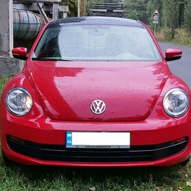 234 Volkswagen New Beetle красный аренда прокат - авто на свадьбу в Киеве - портфолио 3