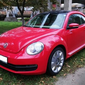234 Volkswagen New Beetle красный аренда прокат - авто на свадьбу в Киеве - портфолио 1