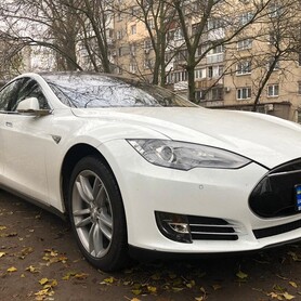Tesla S - авто на свадьбу в Одессе - портфолио 3