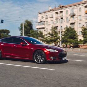 Tesla Model S - авто на свадьбу в Запорожье - портфолио 2