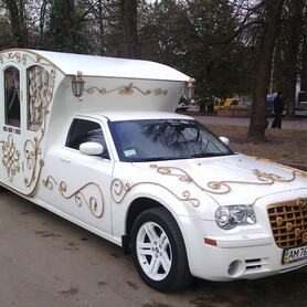 Лімузин карета на базі Крайслер 300 С - авто на свадьбу в Черновцах - портфолио 3