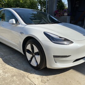 Tesla Model 3 - авто на свадьбу в Одессе - портфолио 1