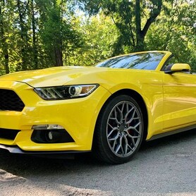 070 Ford Mustang GT желтый кабриолет аренда - авто на свадьбу в Киеве - портфолио 3