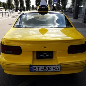 115 Chevrolet Caprice желтое такси - авто на свадьбу в Киеве - портфолио 6