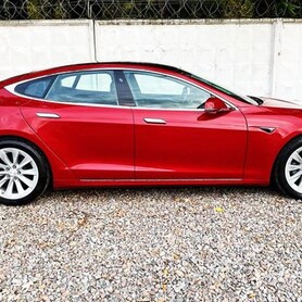 074 Tesla Model S 75 D красная арендовать - авто на свадьбу в Киеве - портфолио 5