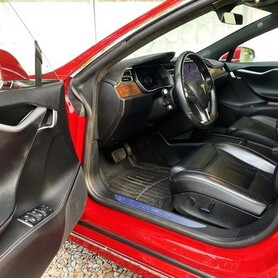 074 Tesla Model S 75 D красная арендовать - авто на свадьбу в Киеве - портфолио 6