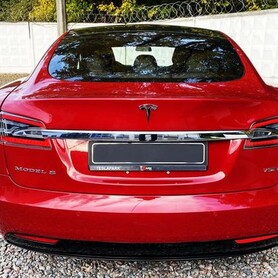 074 Tesla Model S 75 D красная арендовать - авто на свадьбу в Киеве - портфолио 3