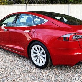 074 Tesla Model S 75 D красная арендовать - авто на свадьбу в Киеве - портфолио 4