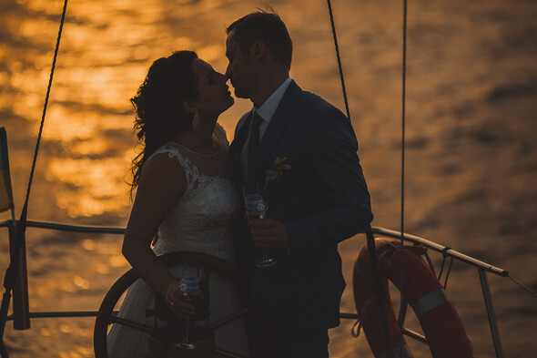 Свадебная фотосессия на яхте - фото №9