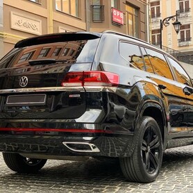 201 Volkswagen Atlas R-Line оренда позашляховика - авто на весілля
 у Києві - портфоліо 5