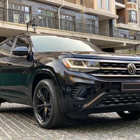 201 Volkswagen Atlas R-Line оренда позашляховика - авто на весілля
 у Києві - портфоліо 1