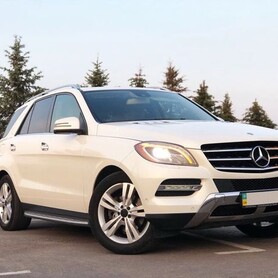 119 Внедорожник Mercedes Benz ML белый аренда - авто на свадьбу в Киеве - портфолио 1
