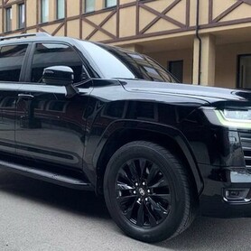 370 Позашляховик Toyota Land Cruiser 300 - авто на весілля
 у Києві - портфоліо 5