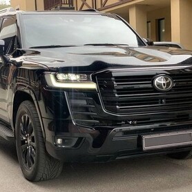 370 Позашляховик Toyota Land Cruiser 300 - авто на весілля
 у Києві - портфоліо 1